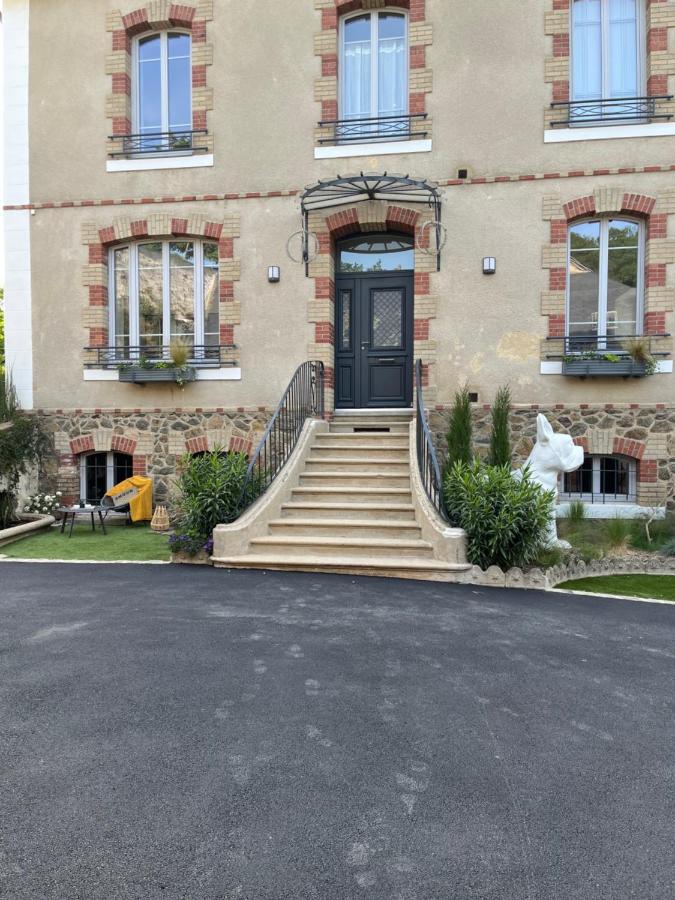 La Demeure Bed and Breakfast Sillé-le-Guillaume Eksteriør billede